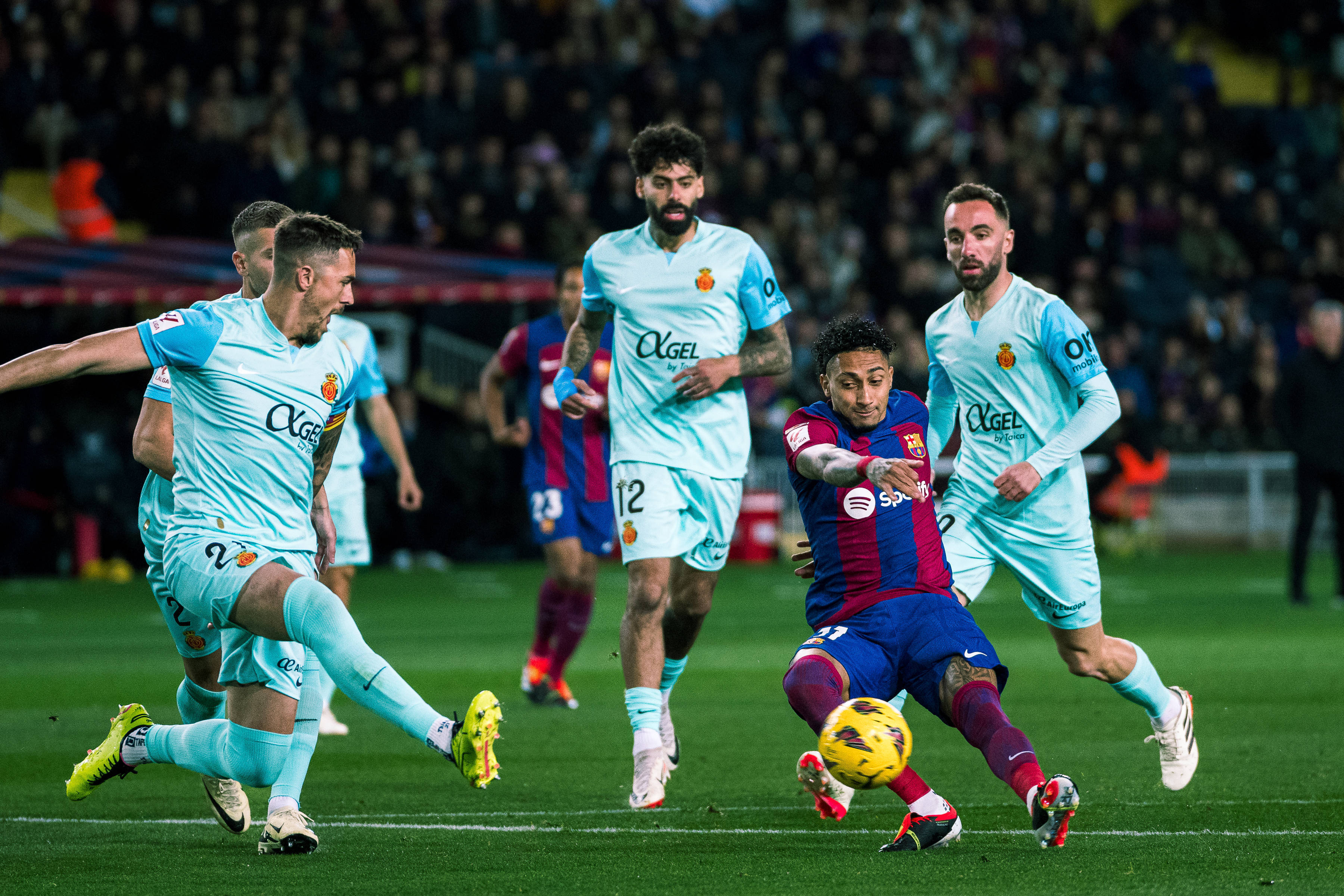 ayx-包含英超赛程吃紧，曼城今夜刷新队史纪录，态度坚定，数据趋势出现新变化的词条